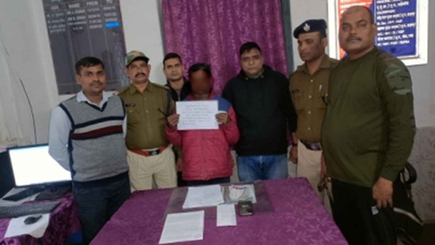 गिरफ्तार हुए दलाल