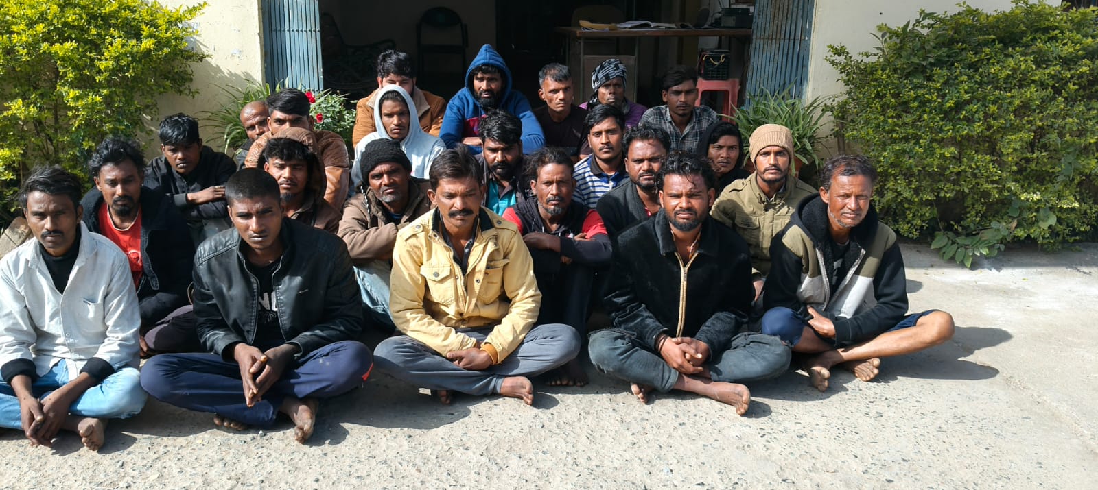 एरिया डोमिनेशन के तहत पुलिस द्वारा की गई कार्यवाही एरिया डोमिनेशन के तहत पुलिस द्वारा की गई कार्यवाही