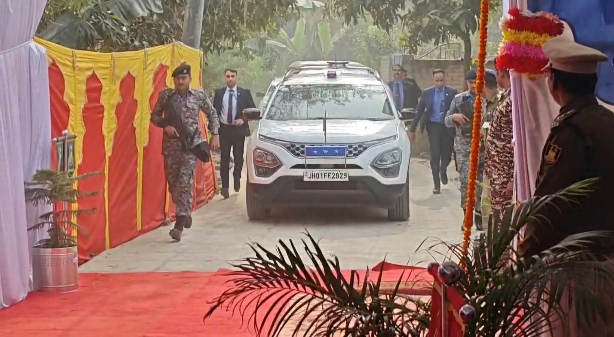 सीआरपीएफ के डी जी ज्ञानेन्द्र प्रताप सिंह पहुंचे समस्तीपुर सीआरपीएफ के डी जी ज्ञानेन्द्र प्रताप सिंह पहुंचे समस्तीपुर