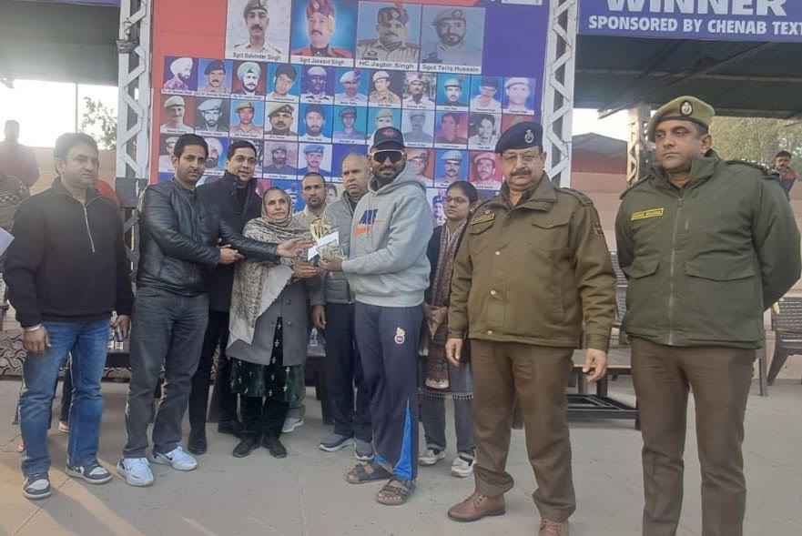 Hoshiarpur beat Pathankot by 75 runs and reached the semi-finals. Hoshiarpur beat Pathankot by 75 runs and reached the semi-finals.