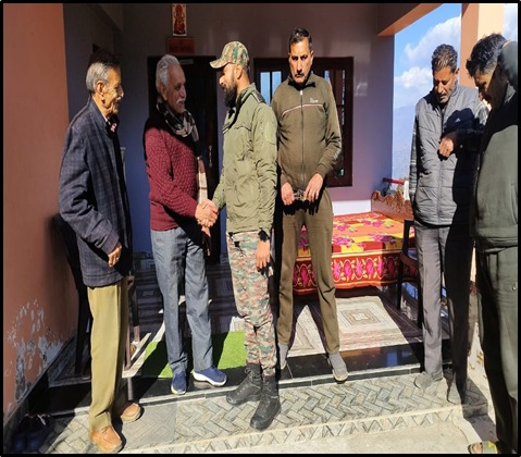 पेंशन, कल्याण योजनाओं और शिकायतों के समाधान को लेकर विमर्श