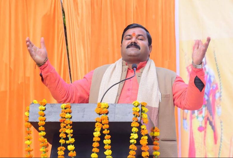 लखनऊ के सदर में हिन्दू सम्मेलन को संबोधित करते राजकिशोर