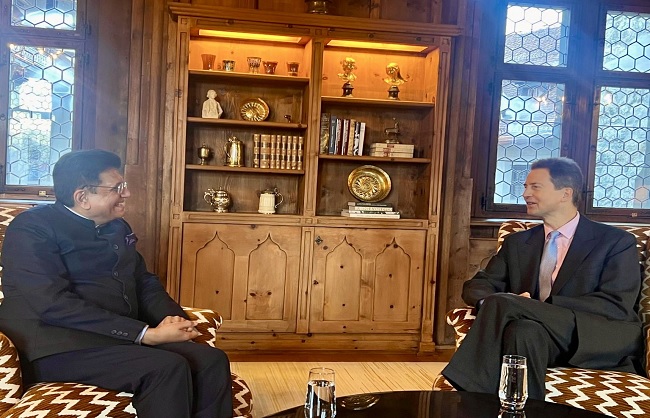 लिकटेंस्टाइन के टॉप नेताओं से मुलाकात करते पीयूष गोयल लिकटेंस्टाइन के टॉप नेताओं से मुलाकात करते पीयूष गोयल