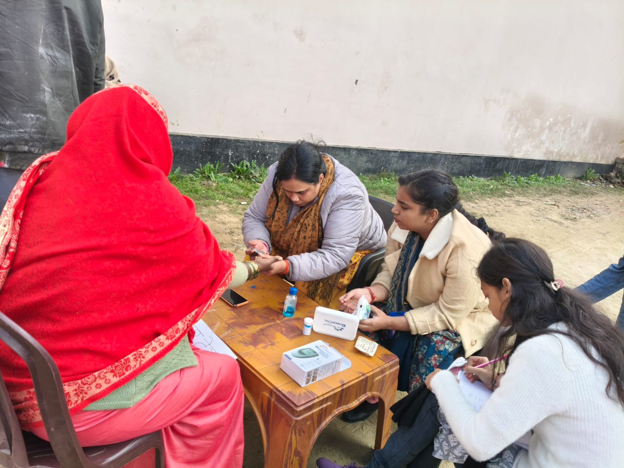 मनीराम क्षेत्र में एक दिवसीय स्वास्थ्य जांच एवं जागरूकता शिविर का सफल एवं सराहनीय आयोजन*