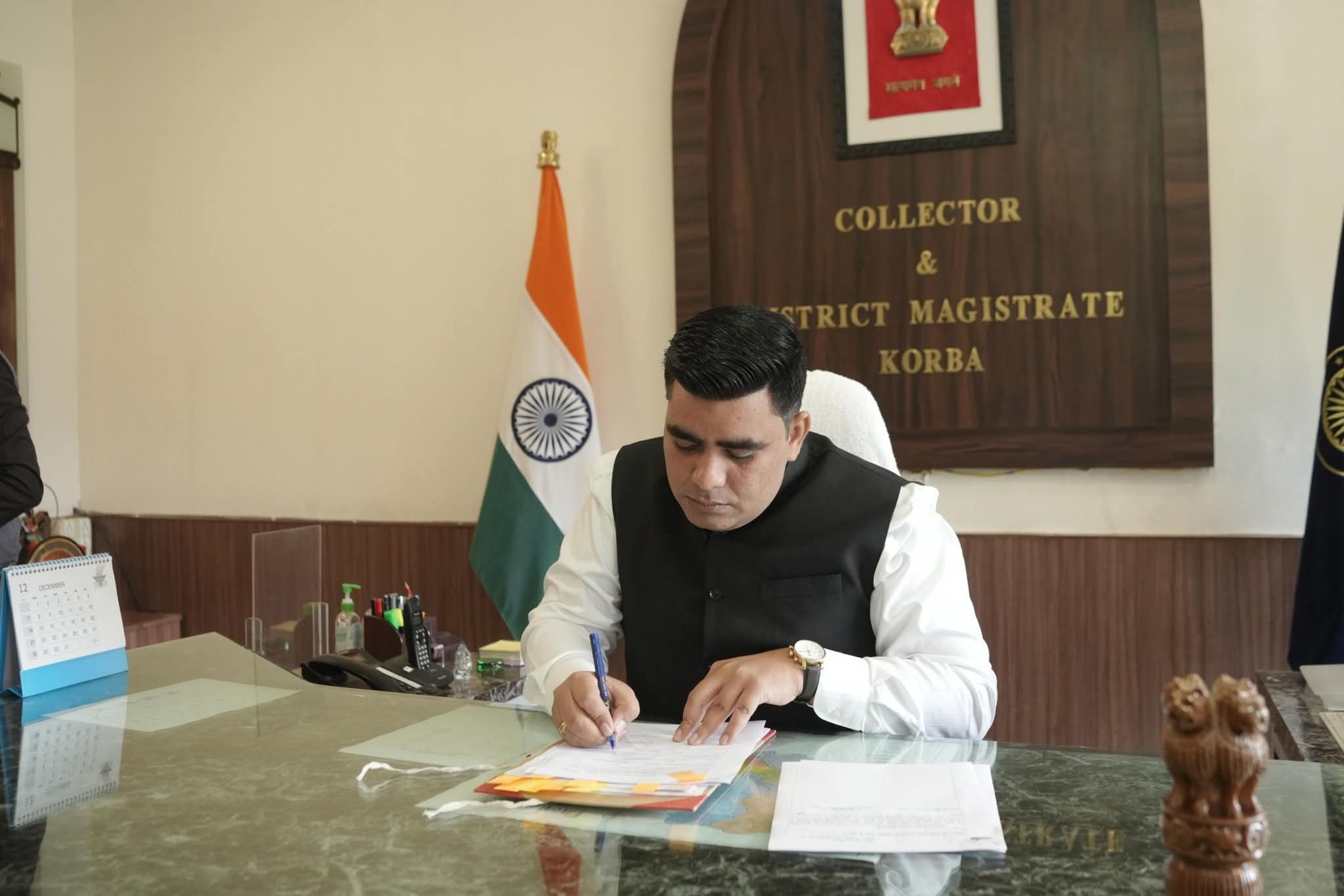 कोरबा : ऑनलाइन अटेंडेंस व्यवस्था से बढ़ी कार्यालयीय अनुशासन और पारदर्शिता, सभी विभागों में समयपालन का दिख रहा असर