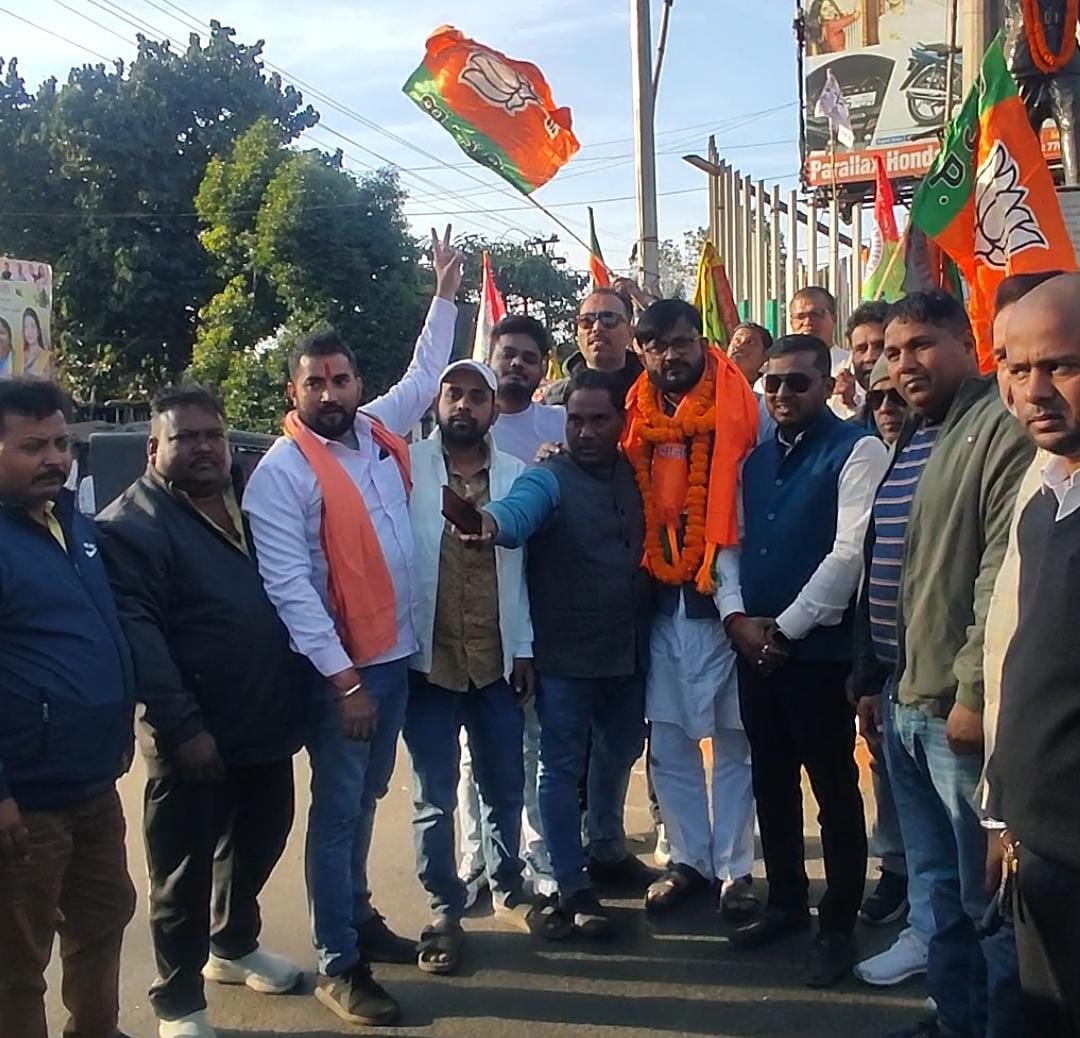 सुभाष चौक पर युवाओं ने किया स्वागत