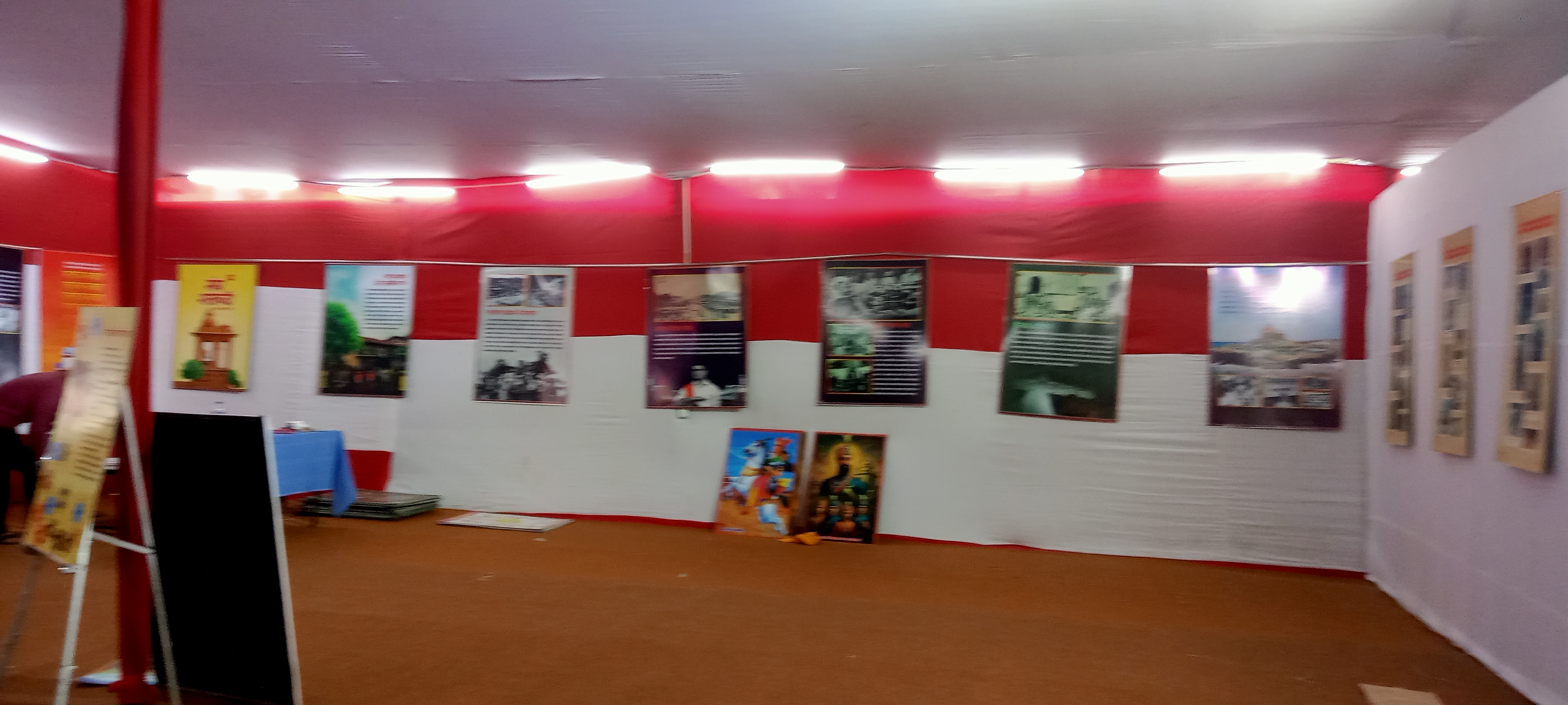 माघ मेला में संघ के शताब्दी वर्ष को लेकर लगाई गई प्रदर्शनी का छाया चित्र