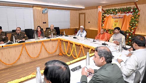 समीक्षा करते सीएम