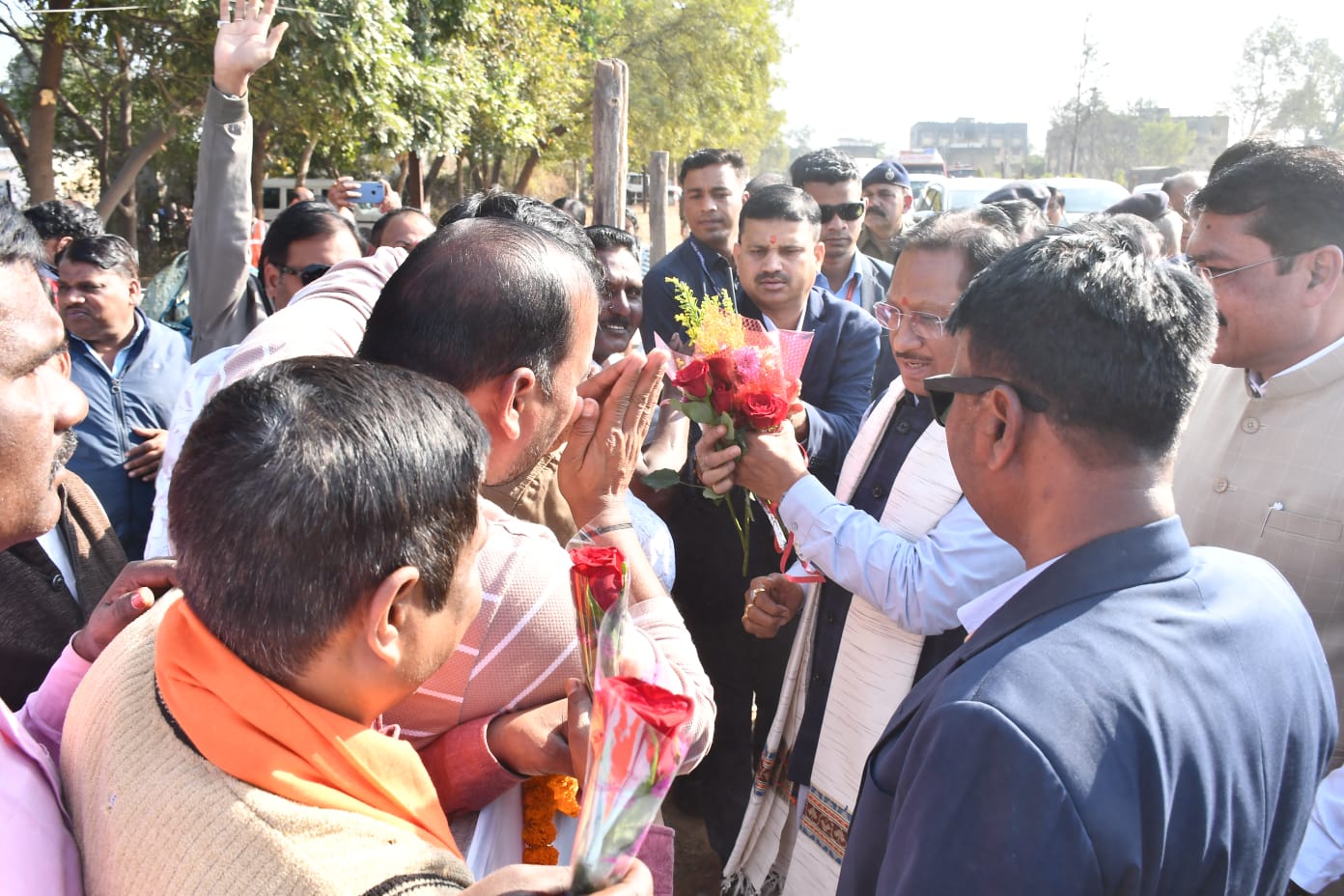 मुख्यमंत्री विष्णु देव साय का कोरबा आगमन, हेलीपेड पर हुआ भव्य स्वागत