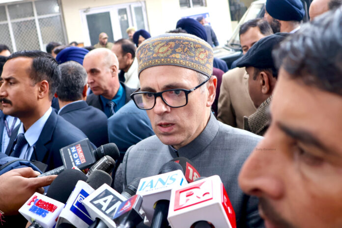 सरकार वित्तीय बाधाओं के बावजूद पिछले साल शुरू किए गए बजट ढांचे को जारी रखेगी- मुख्यमंत्री अब्दुल्ला