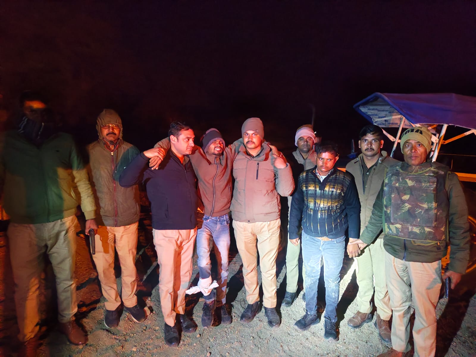 पुलिस गिरफ्त में ट्रैक्टर-ट्राली चोर