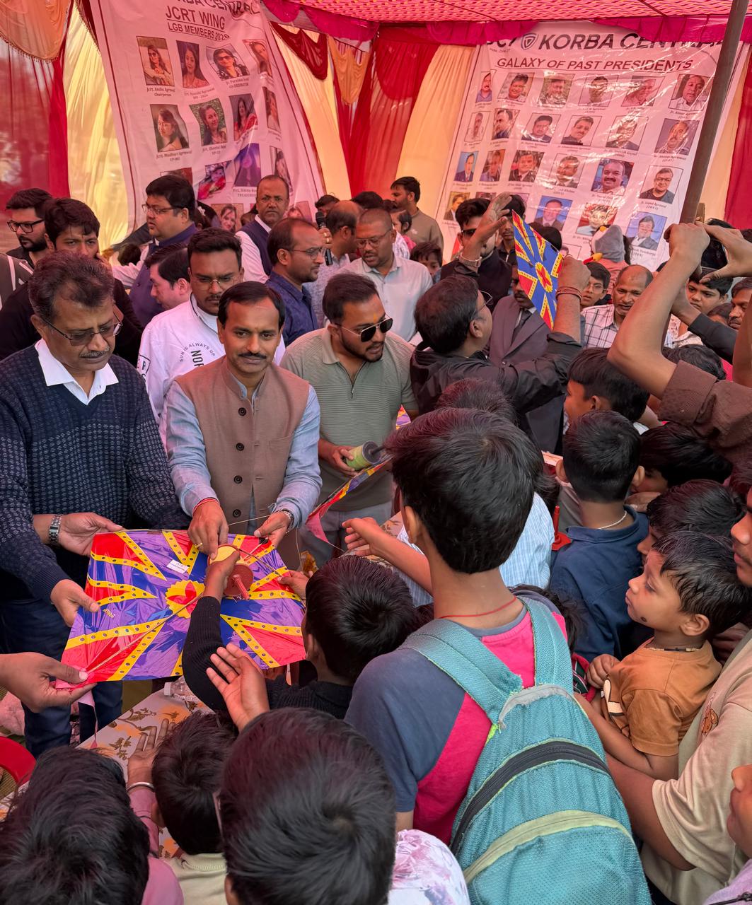 मकर संक्रांति दान करने एवं पारंपरिक खेलों को जीवित रखने का एक महत्वपूर्ण त्योहार - हितानंद अग्रवाल