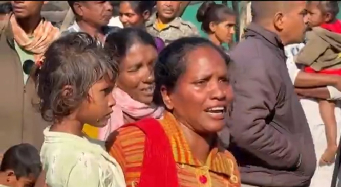 45 मकानाें काे किया ध्वस्त, कार्यवाही जारी