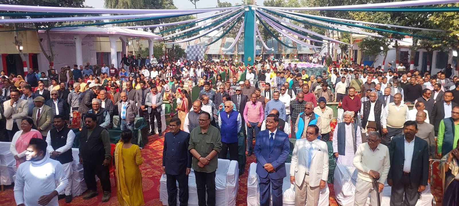 अररिया फोटो:जमा भीड़