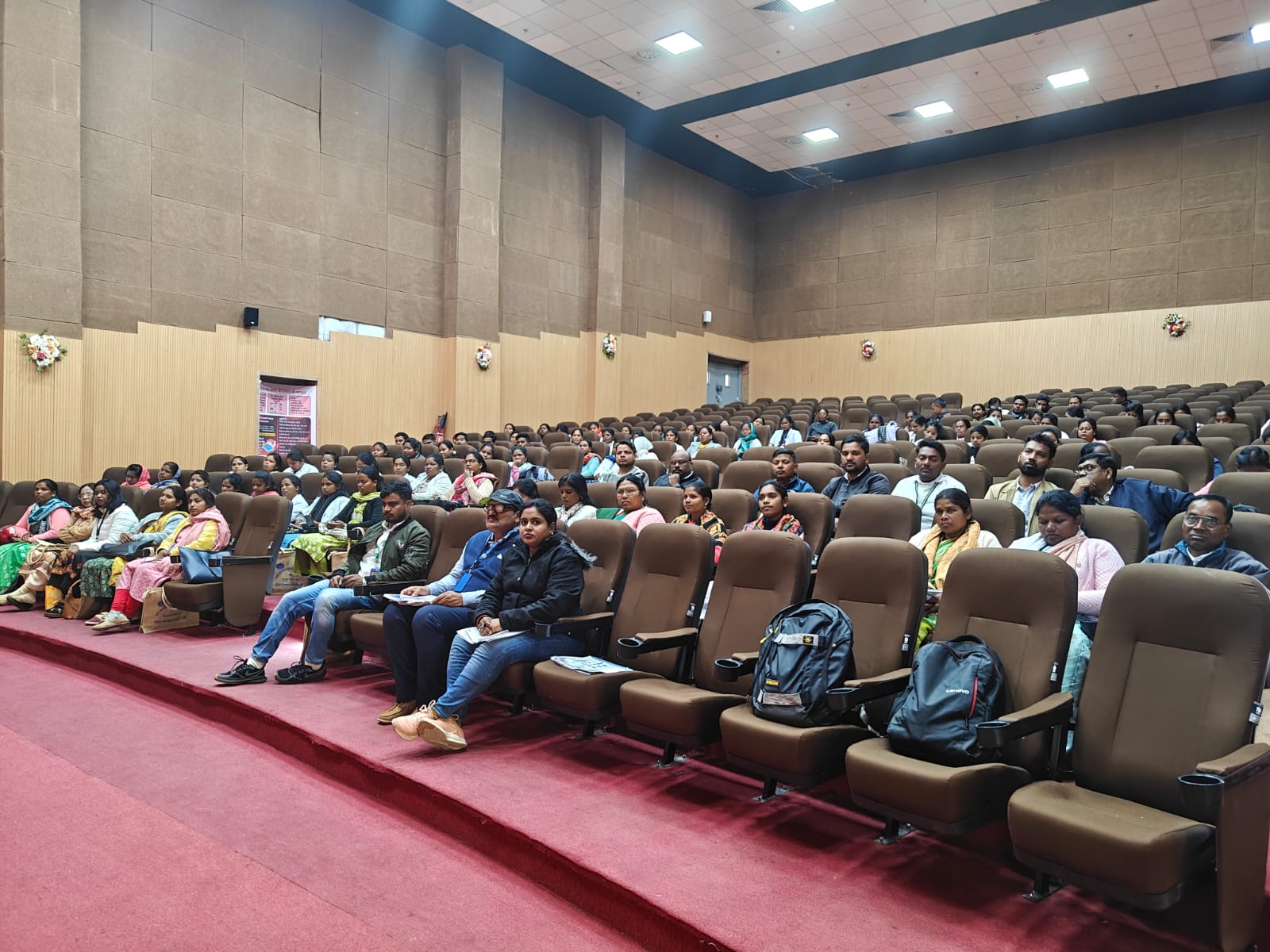 कार्यक्रम में मौजूद जनप्रतिनिधि