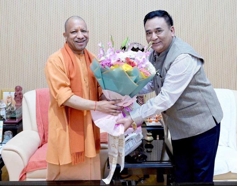 सिक्किम विधान सभा के अध्यक्ष मिंगमा नोरबू शेरपा के साथ मुख्यमंत्री योगी आदित्यनाथ सिक्किम विधान सभा के अध्यक्ष मिंगमा नोरबू शेरपा के साथ मुख्यमंत्री योगी आदित्यनाथ