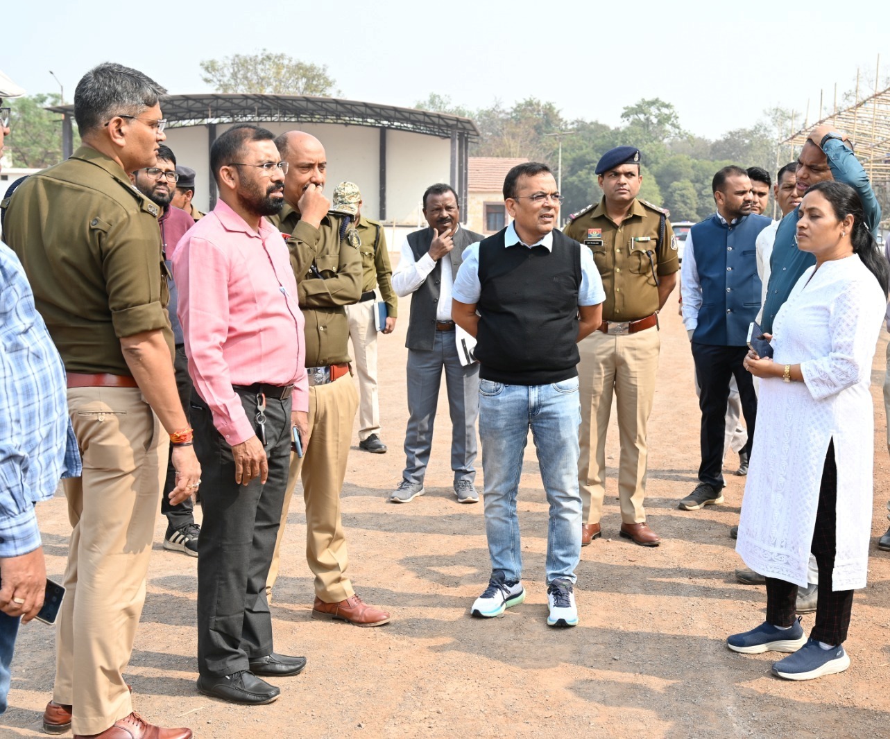 गणतंत्र दिवस समारोह की तैयारियों का कलेक्टर और पुलिस अधीक्षक ने लिया जायजा, शासकीय हाई स्कूल मैदान में होगा जिला स्तरीय आयोजन गणतंत्र दिवस समारोह की तैयारियों का कलेक्टर और पुलिस अधीक्षक ने लिया जायजा, शासकीय हाई स्कूल मैदान में होगा जिला स्तरीय आयोजन