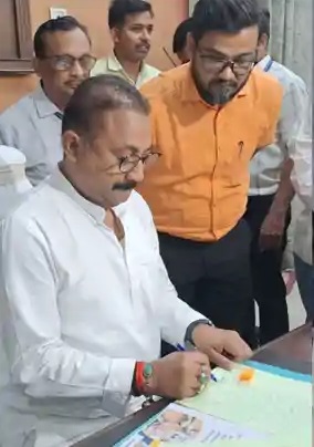 पदभार गहण करने के बाद अशाेक चाैधरी