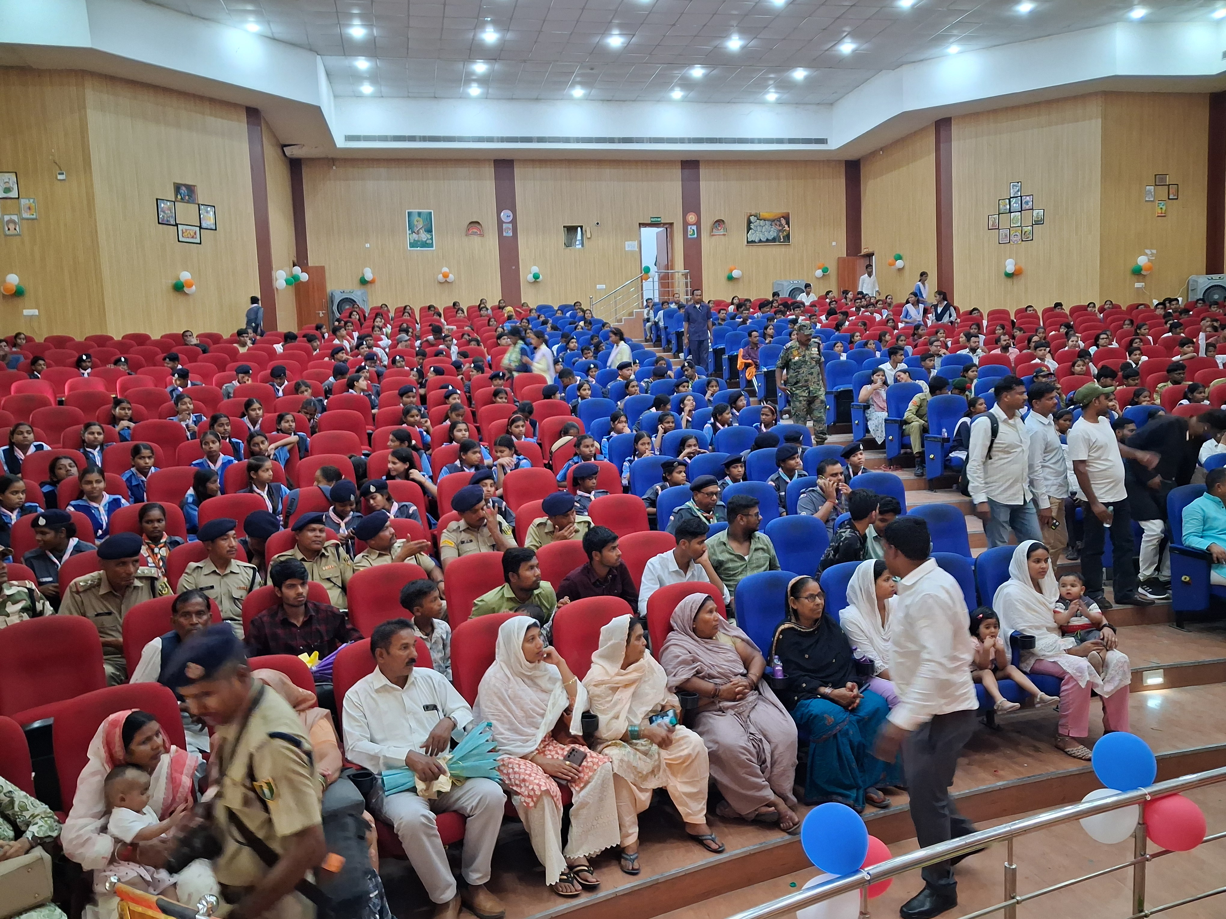 ऑपरेशन सिंदूर के वीर चक्र से सम्मानित सब-इंस्पेक्टर मोहम्मद इम्तियाज को छपरा में दी गई श्रद्धांजलि