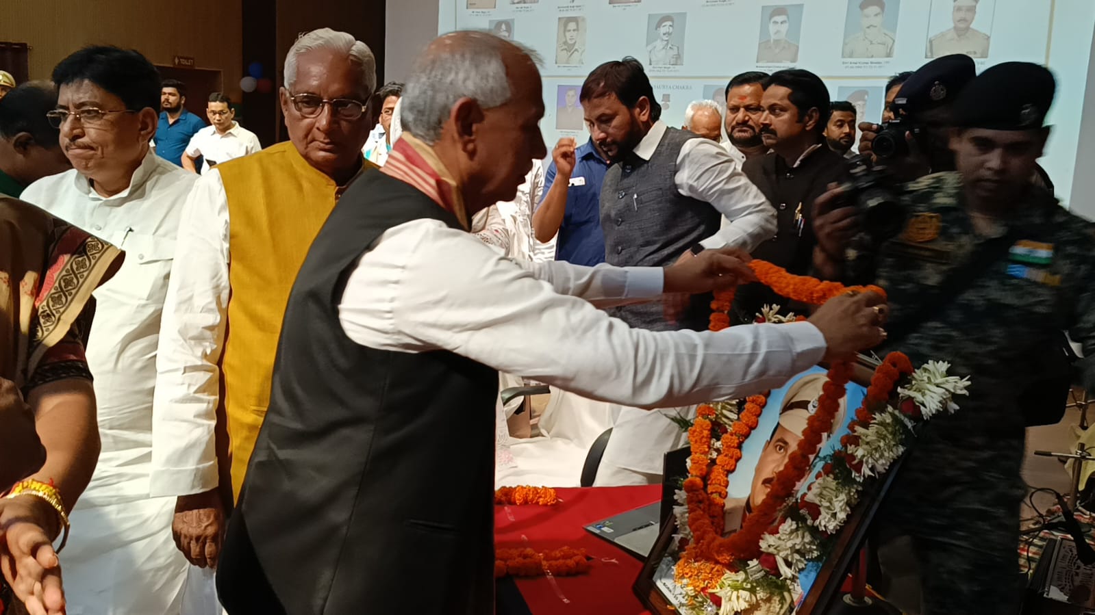 ऑपरेशन सिंदूर के वीर चक्र से सम्मानित सब-इंस्पेक्टर मोहम्मद इम्तियाज को छपरा में दी गई श्रद्धांजलि