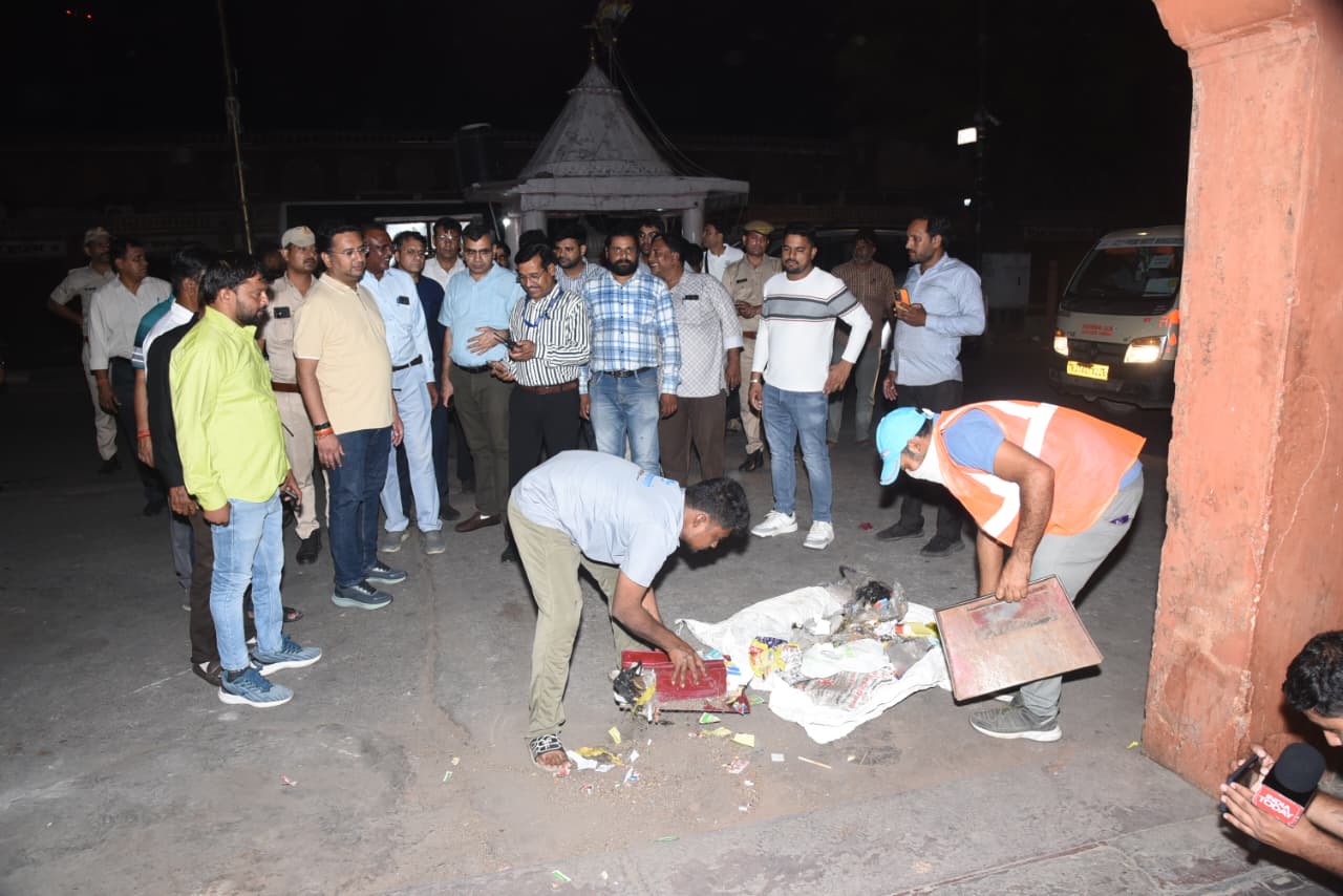 गुलाबी नगरी को चमकाने रातभर सड़कों पर रहा प्रशासन