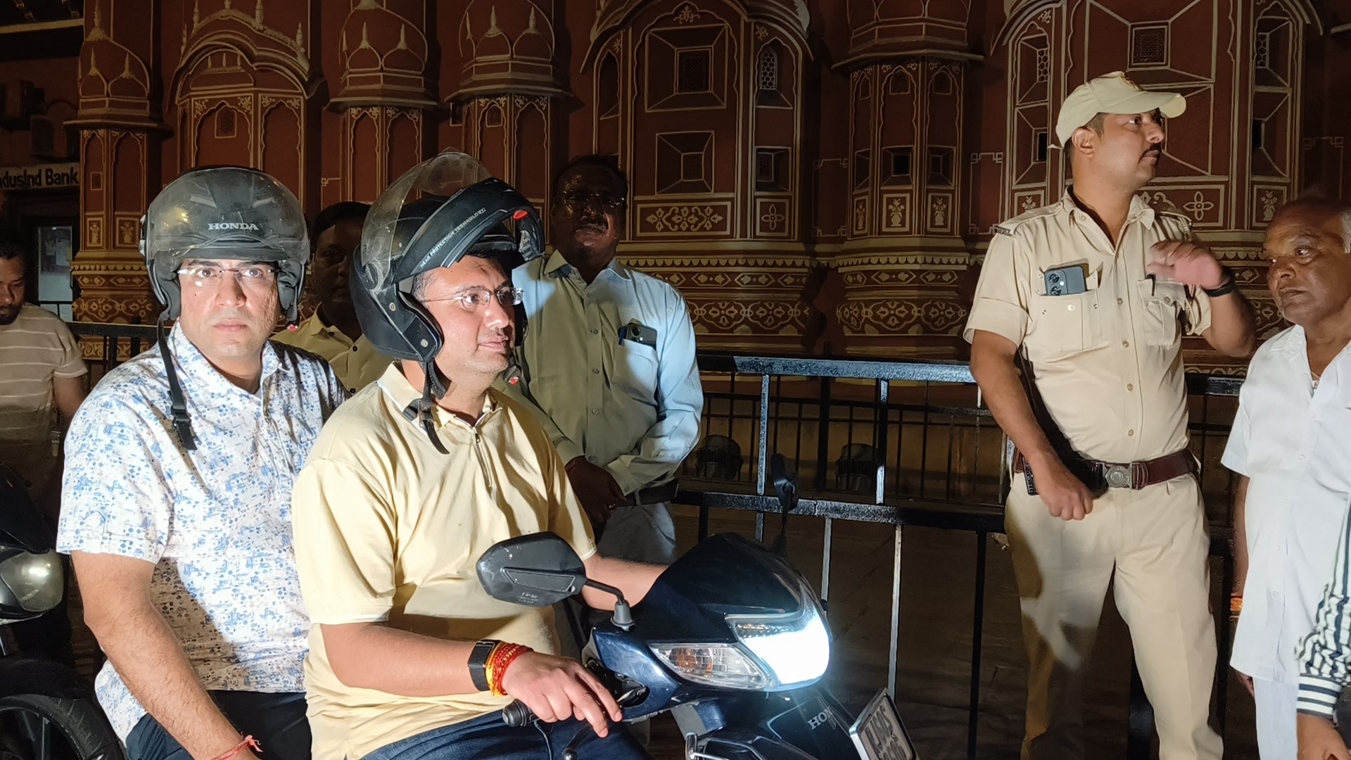गुलाबी नगरी को चमकाने रातभर सड़कों पर रहा प्रशासन