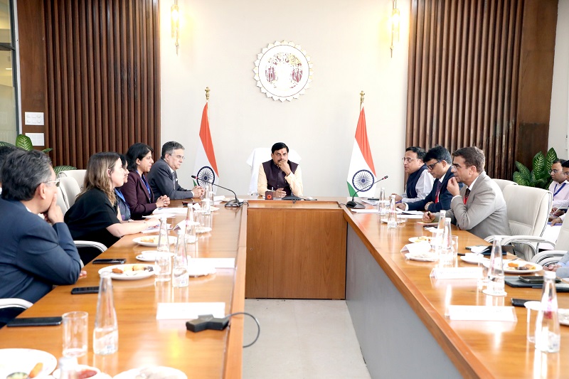 मुख्यमंत्री निवास में हुई राउंड टेबल मीटिंग
