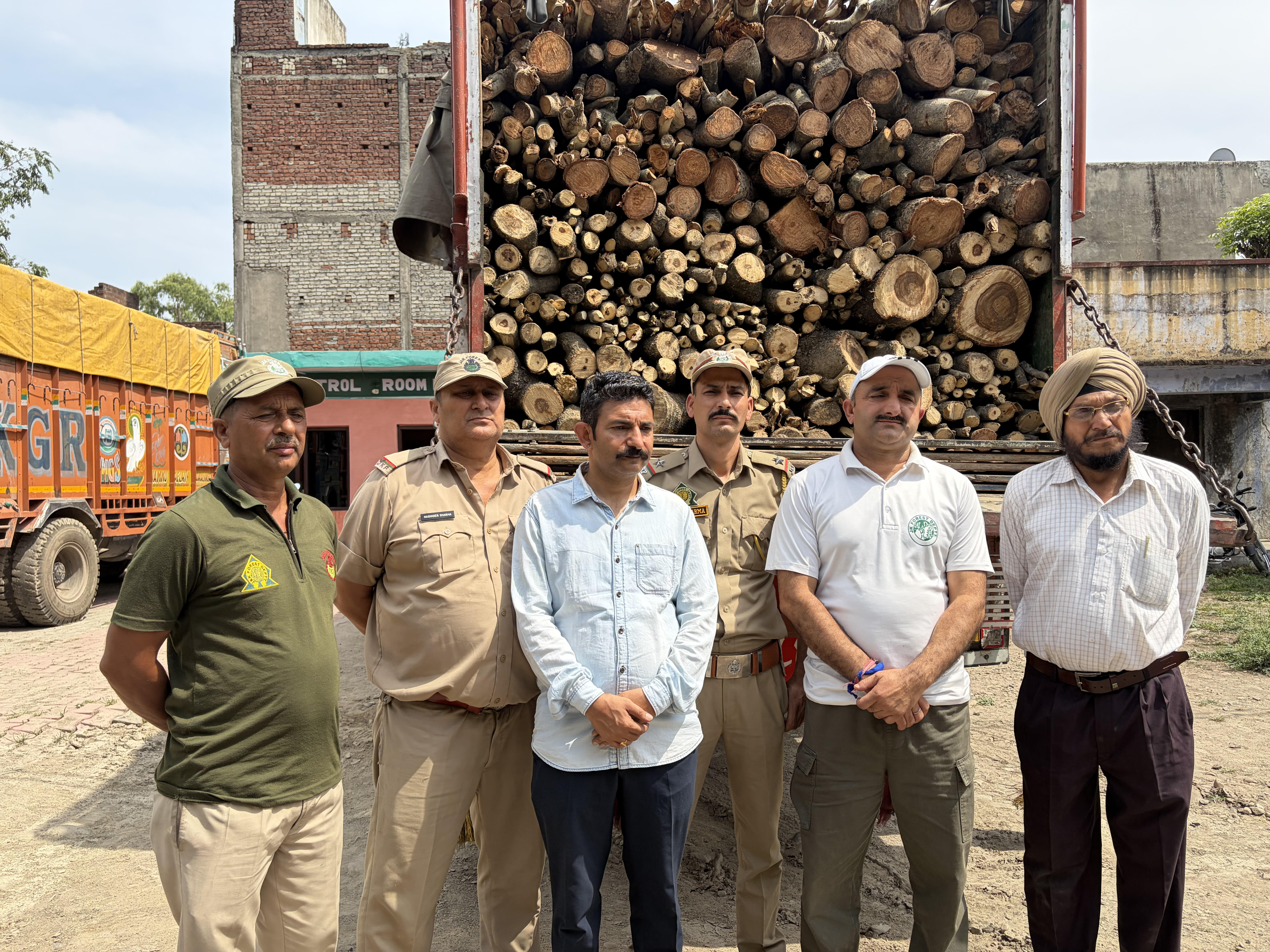 Truck full of illegal timber seized in Kathua, 11 trucks seized in last five days