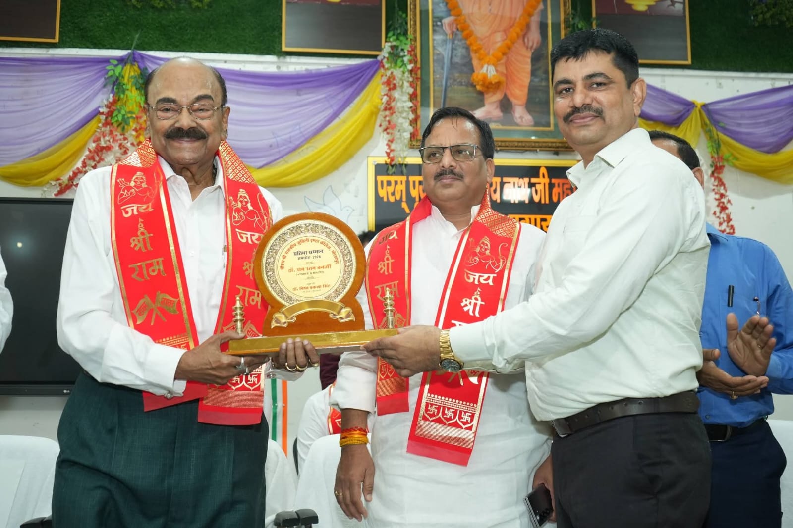 डॉ. बनर्जी बोले—विद्यालय और गुरु ही जीवन के सपनों को देते हैं सच्ची उड़ान