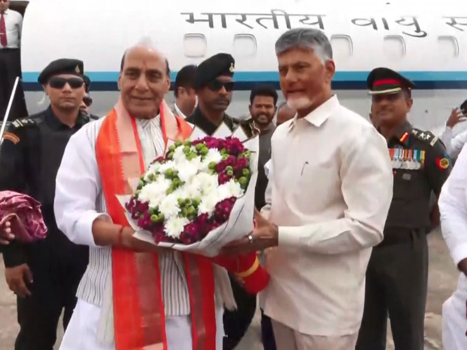राजनाथ सिंह ने आंध्र प्रदेश के पुट्टपर्थी में  16 हजार करोड़ की डिफेंस परियोजना की आधारशिला रखी