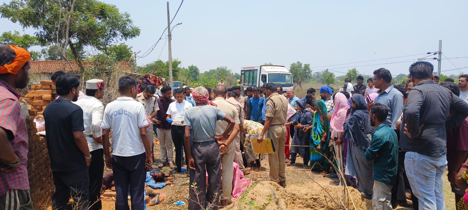 वाहर लाेगाे का हुजुम