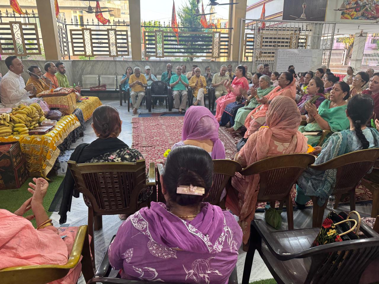 Shanivari Amavasya celebrated with deep faith and devotion; massive crowds of devotees thronged the Hanuman Chalisa recitation and community feast. Shanivari Amavasya celebrated with deep faith and devotion; massive crowds of devotees thronged the Hanuman Chalisa recitation and community feast.