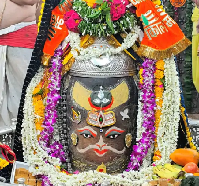 बाबा महाकाल ने भस्म आरती में दिए दिव्य दर्शन