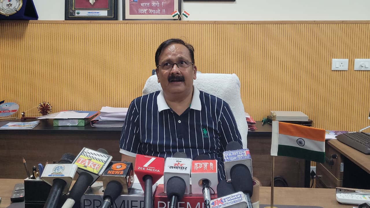 केंद्रीय विश्वविद्यालय जम्मू के कुलपति ने छात्रों से नीट की नए उत्साह के साथ तैयारी जारी रखने की अपील की केंद्रीय विश्वविद्यालय जम्मू के कुलपति ने छात्रों से नीट की नए उत्साह के साथ तैयारी जारी रखने की अपील की