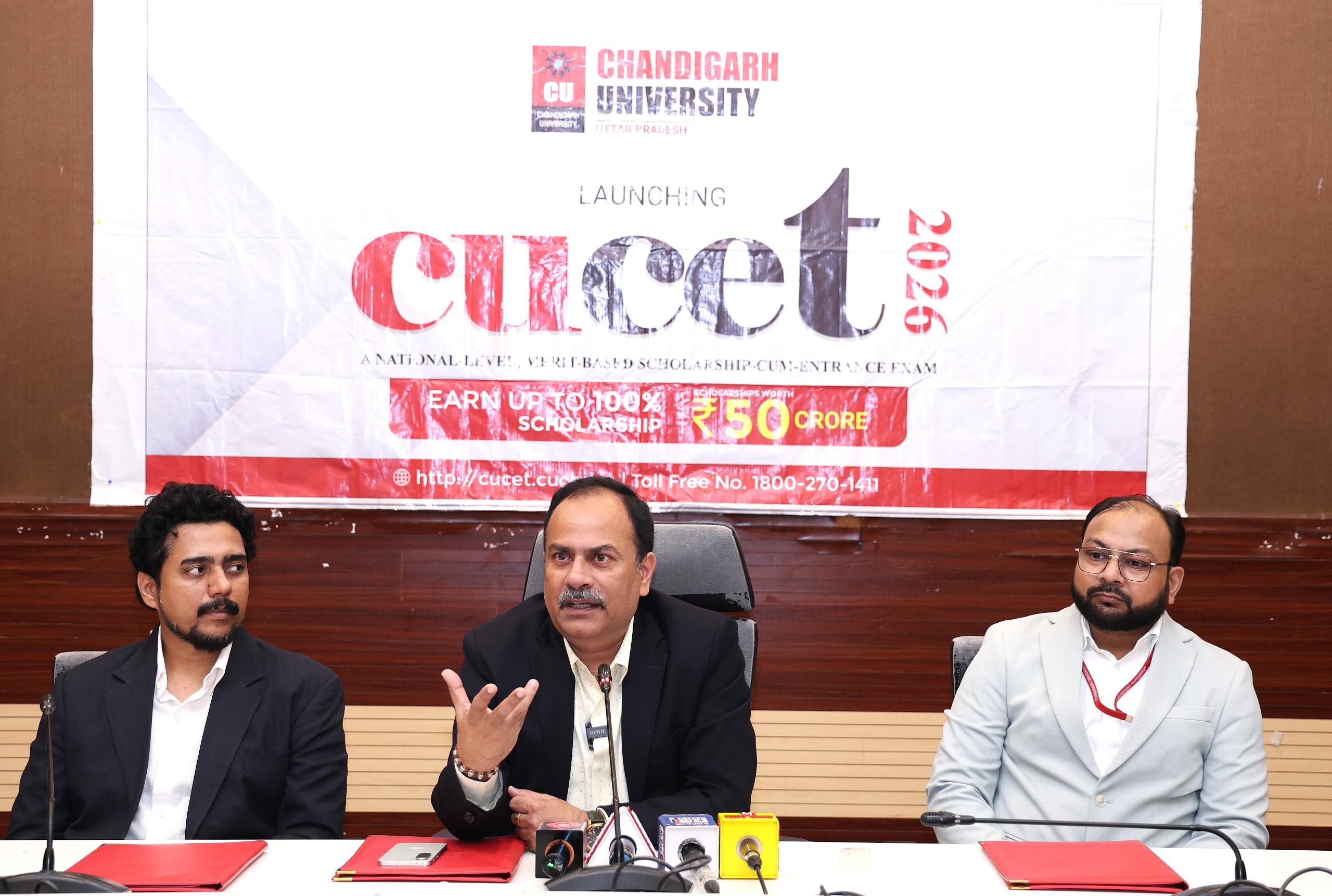 प्रेस वार्ता की तस्वीर