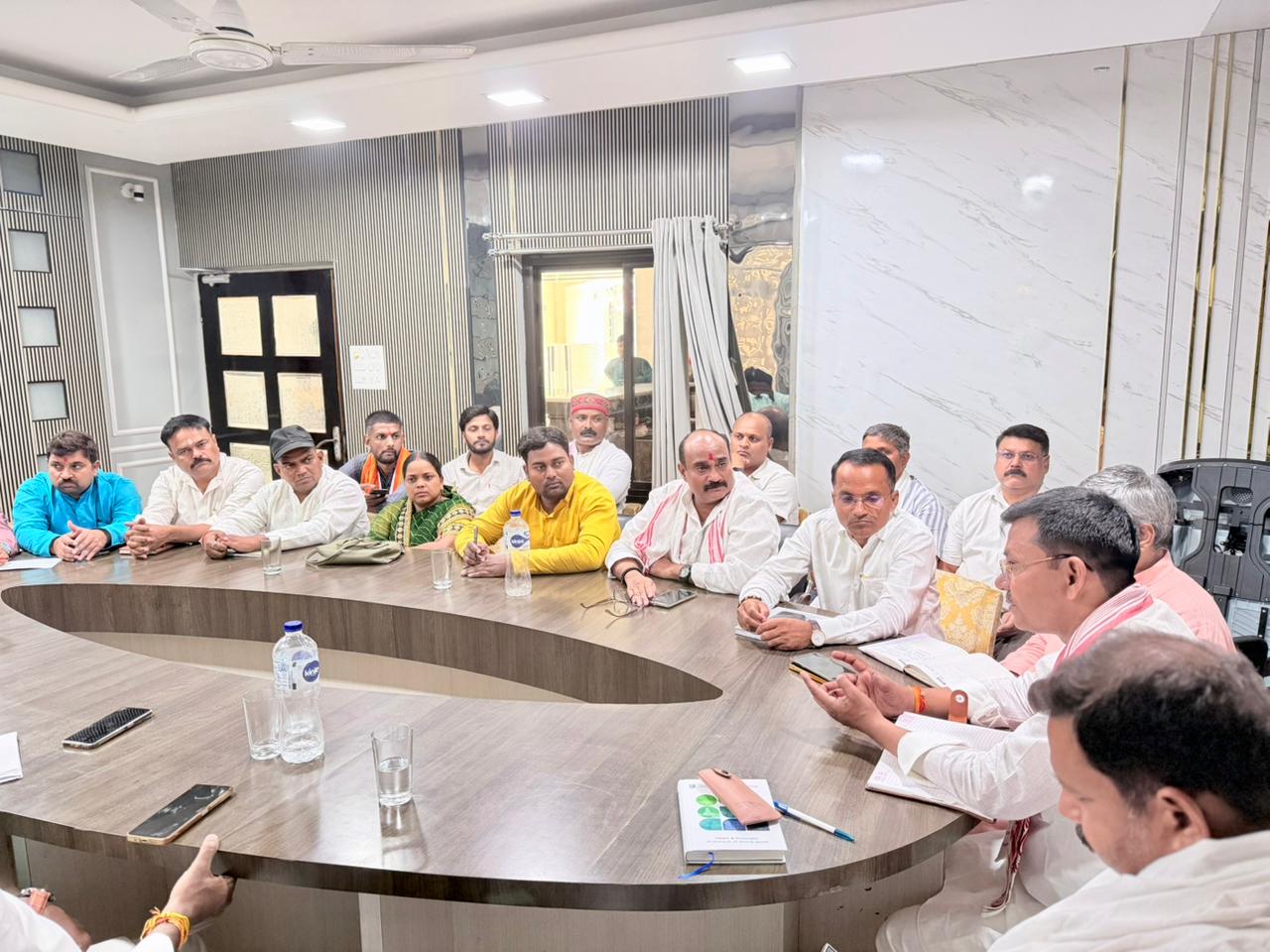 बीजेपी प्रशिक्षण वर्ग को सम्बोधित करते हुए जिलाध्यक्ष अजीत प्रजापति बीजेपी प्रशिक्षण वर्ग को सम्बोधित करते हुए जिलाध्यक्ष अजीत प्रजापति