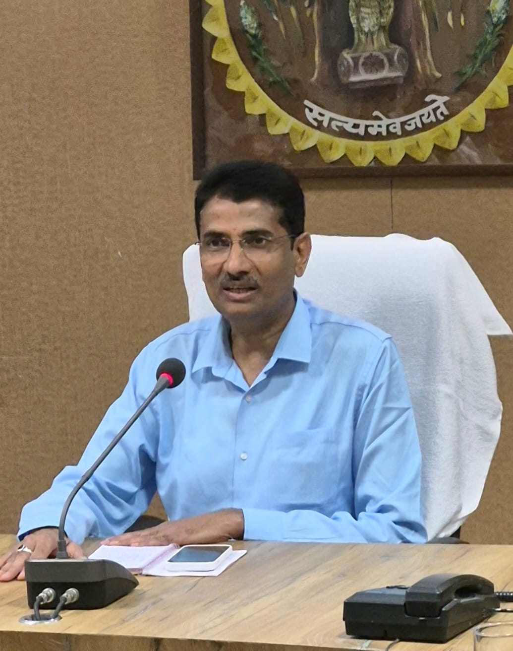 दमोह:जल जीवन मिशन की पाइपलाइन में सेंध, खेतों तक पहुंचा गांवों का पानी