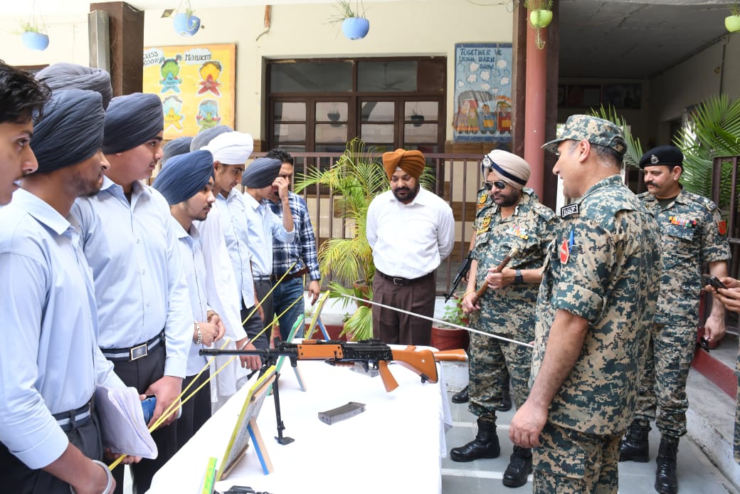 weapon exhibition for students