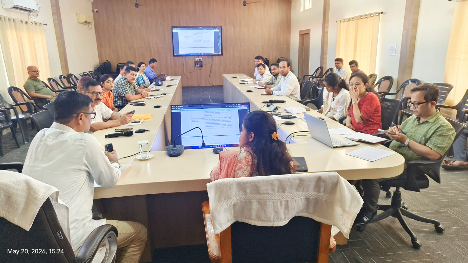 तामुलपुर में जिला सड़क सुरक्षा समिति की बैठक आयोजित।
