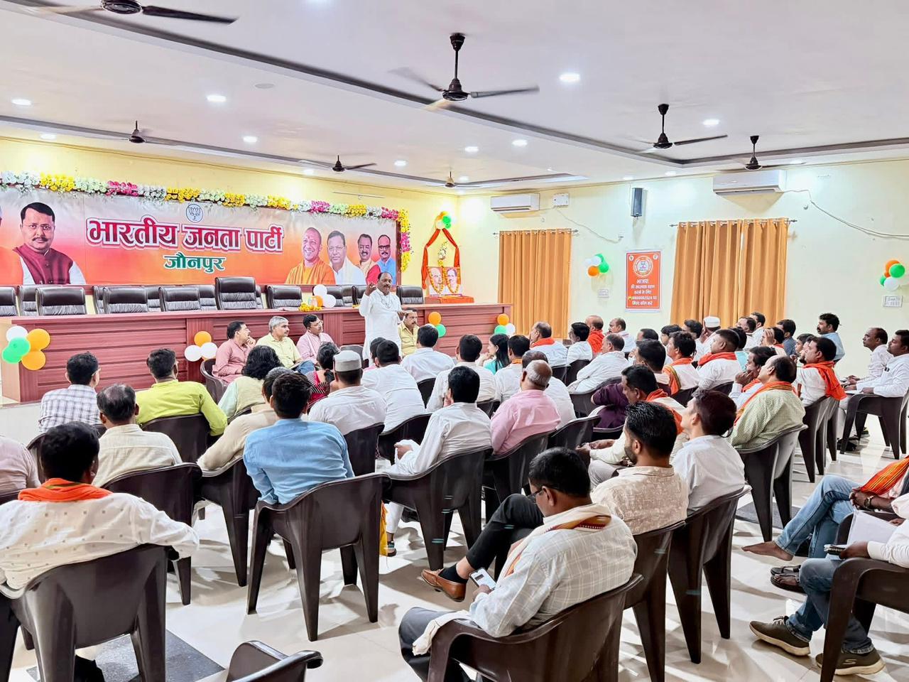 बीजेपी प्रशिक्षण वर्ग को सम्बोधित करते हुए मुख्य अतिथि सुशील कुमार उपाध्याय बीजेपी प्रशिक्षण वर्ग को सम्बोधित करते हुए मुख्य अतिथि सुशील कुमार उपाध्याय