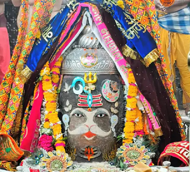 बाबा महाकाल का राजा स्वरूप में श्रृंगार