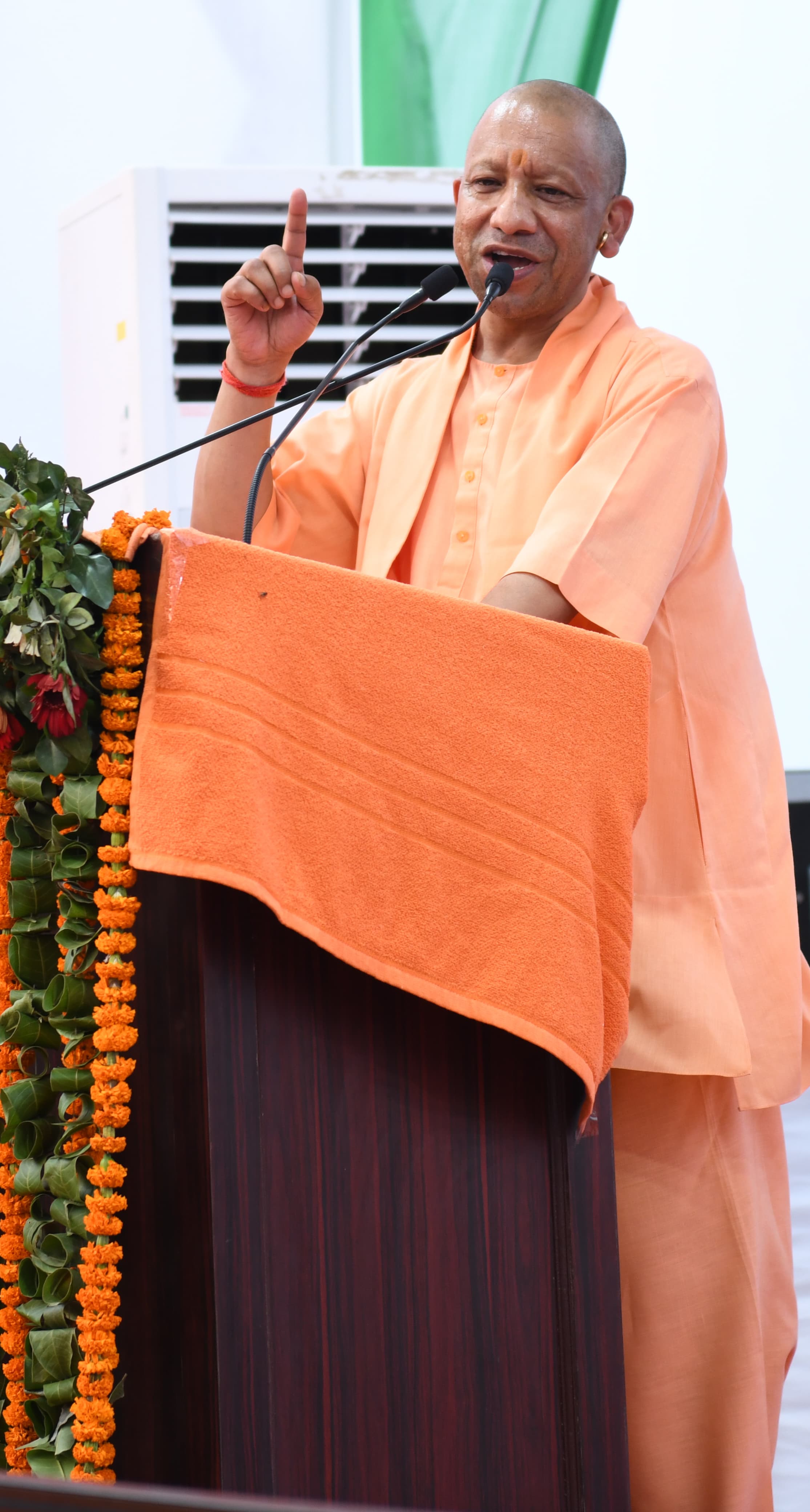 स्पोर्ट्स इंफ्रास्ट्रक्चर और खिलाड़ियों के प्रोत्साहन को तत्परता से खड़ी है सरकार : सीएम योगी*