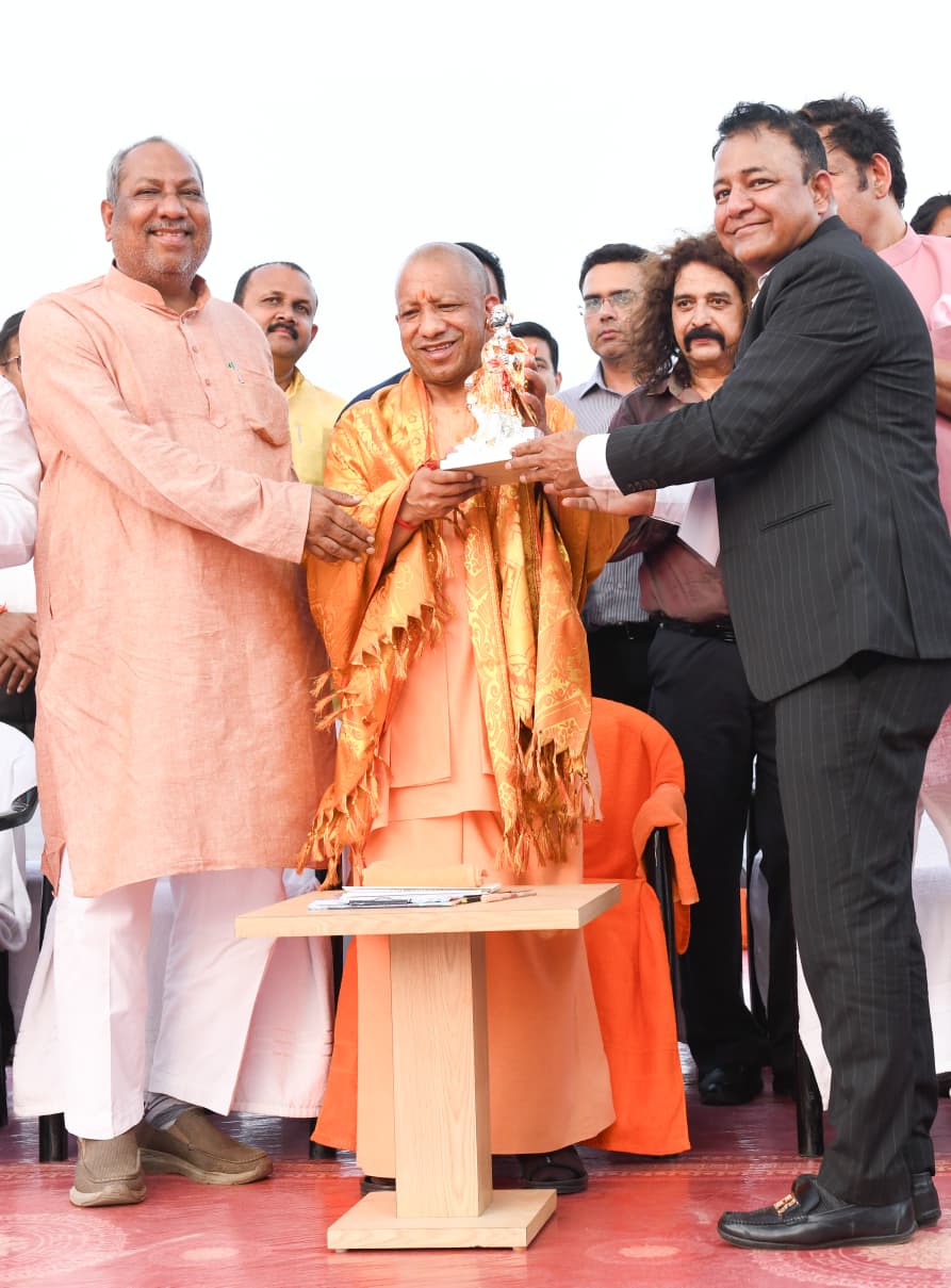स्पोर्ट्स इंफ्रास्ट्रक्चर और खिलाड़ियों के प्रोत्साहन को तत्परता से खड़ी है सरकार : सीएम योगी*