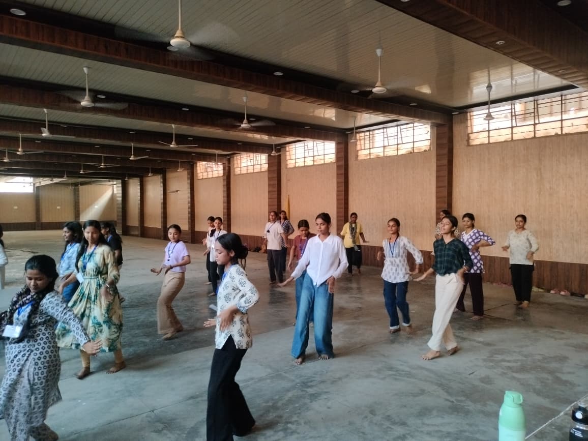 कला, नृत्य, आत्मरक्षा और योग के संग बच्चों की “मस्ती की पाठशाला” बनी आकर्षण का केंद्र कला, नृत्य, आत्मरक्षा और योग के संग बच्चों की “मस्ती की पाठशाला” बनी आकर्षण का केंद्र