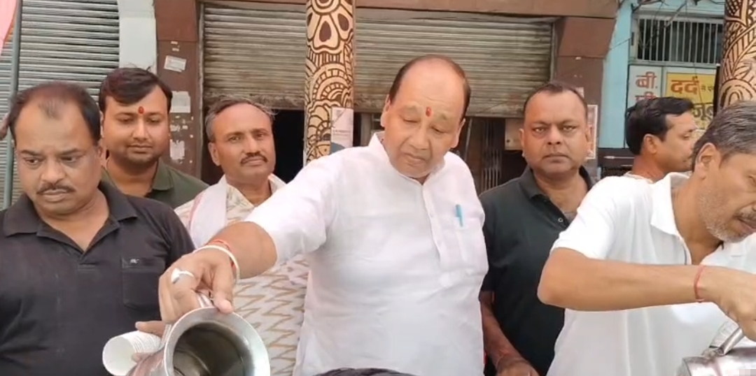कार्यक्रम के दौरान लिया गया छायाचित्र