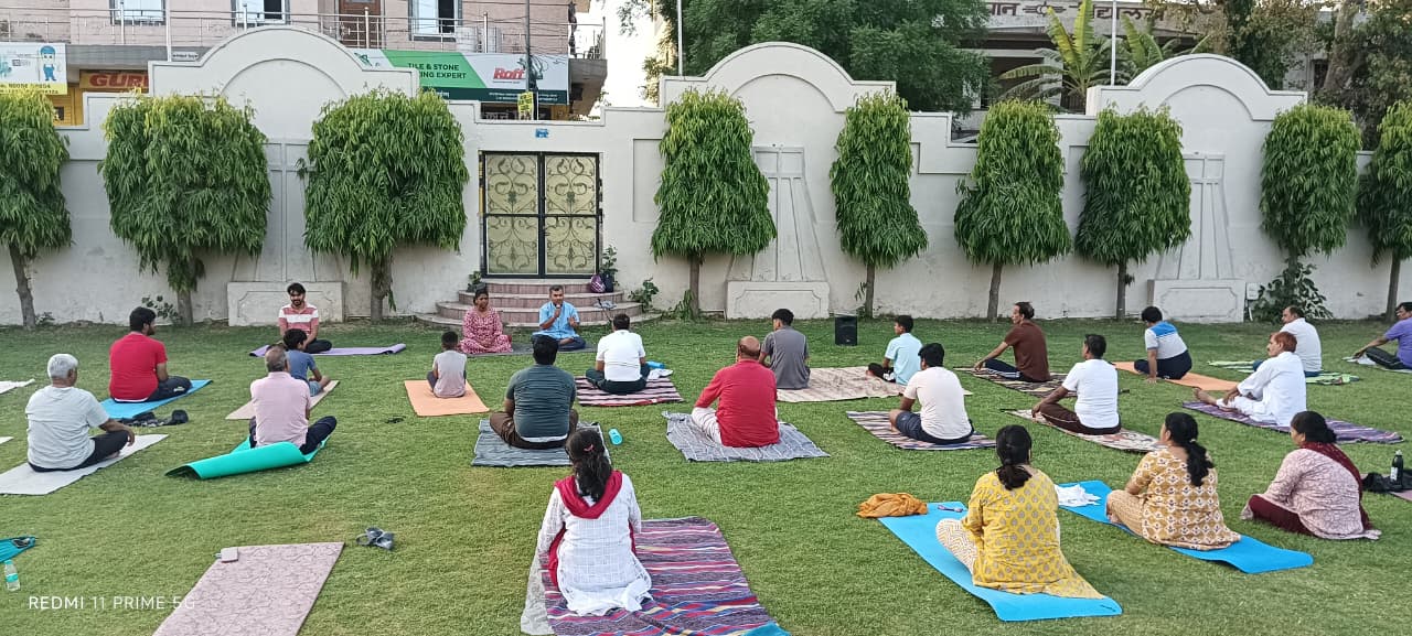 Sanatan knowledge and yoga are the only solutions to the problems of modern lifestyle” – Anita Bhadel Sanatan knowledge and yoga are the only solutions to the problems of modern lifestyle” – Anita Bhadel