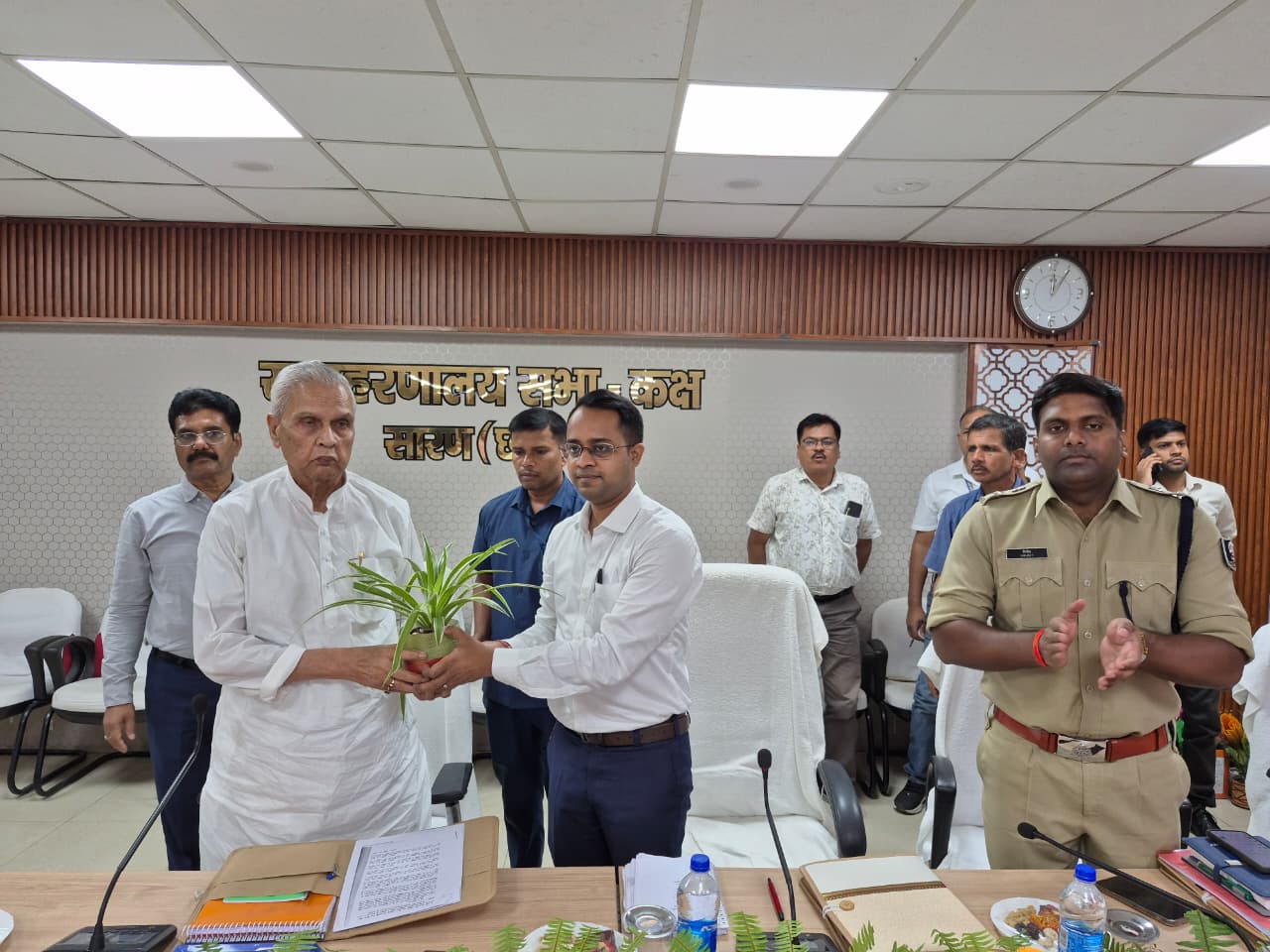 सारण में प्रभारी मंत्री ने किया आपदा प्रबंधन की समीक्षा बैठक सारण में प्रभारी मंत्री ने किया आपदा प्रबंधन की समीक्षा बैठक