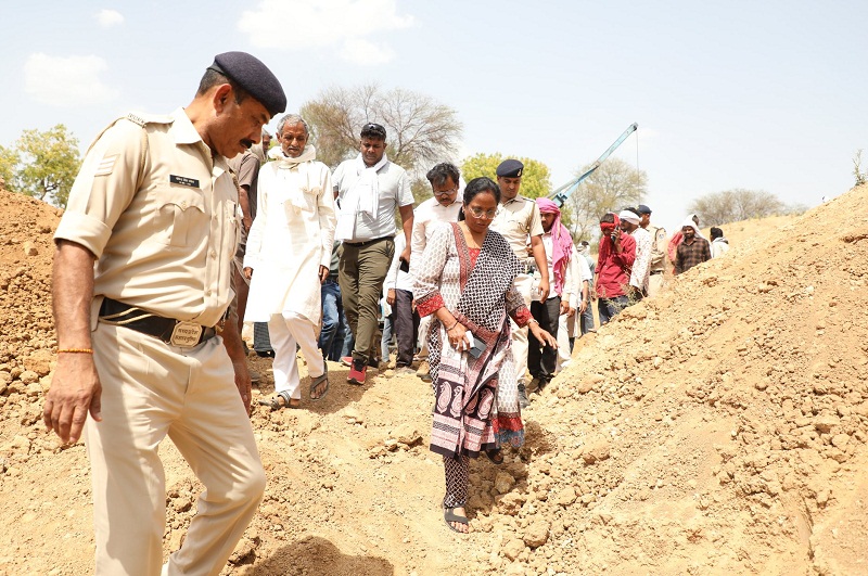 घटनास्थल पर पहुंची कलेक्टर उषा परमार