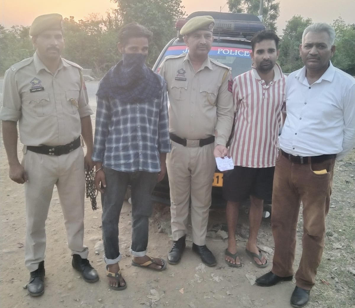 Drug smuggler arrested with 5.22 grams of chitta