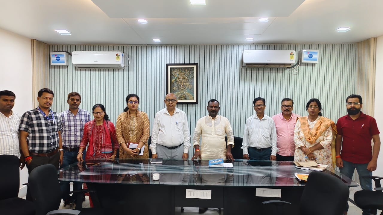 Seeing the arrangements of the reform home, the member of the State Child Protection Commission gave instructions to change the building. Seeing the arrangements of the reform home, the member of the State Child Protection Commission gave instructions to change the building.